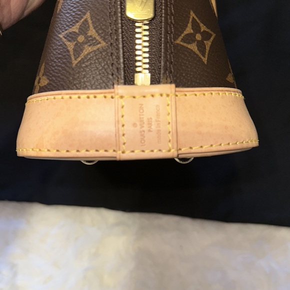 Louis Vuitton Alma BB Monogram! 💯 Authentic! Excellent condition! - Picture 8 of 15